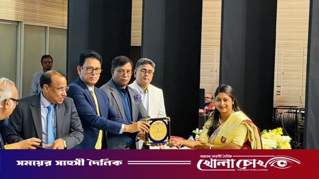 এমএডে সর্বোচ্চ সিজিপিএ: বাউবির ‘ডিনস অ্যাওয়ার্ড’ পেলেন ফরিদপুরের শিক্ষক কুন্তলা মজুমদার