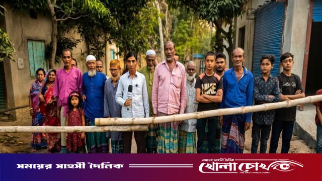 মাগুরায় ব্যক্তিগত অর্থায়নে সড়ক সংস্কার: জনদুর্ভোগ লাঘবে এগিয়ে এলেন বিএনপি নেতা তরিকুল ইসলাম